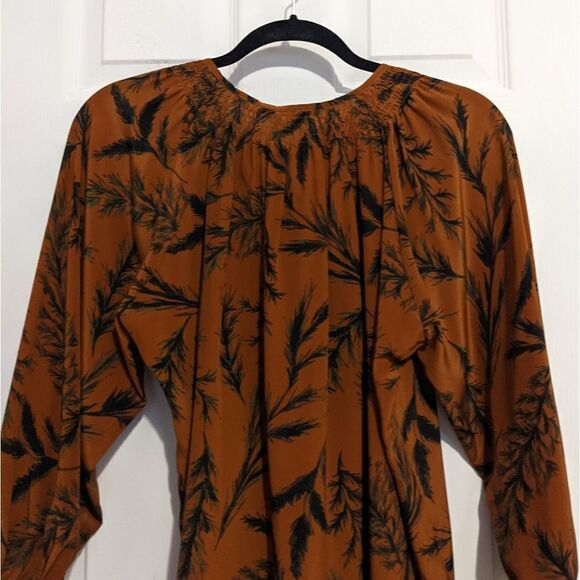 Tucker Caramel Pine in Crepe de Chine Silk Smock - Picture 8 of 10